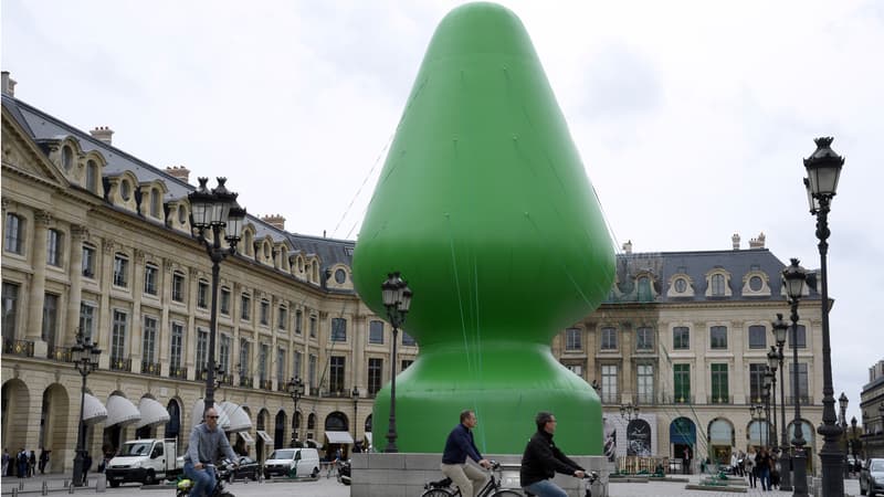 Le "Tree" de McCarthy avait suscité la polémique et a été dégonflé en pleine nuit, place Vendôme à Paris.