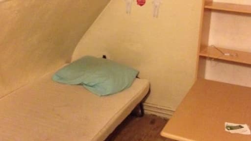 Le local de 4m² d'où ont été expulsé une mère et son enfant, la semaine dernière, à Paris.