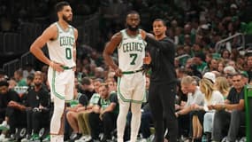 Jayson Tatum, Jaylen Brown et Joe Mazzulla lors des finales NBA entre les Boston Celtics et les Dallas Mavericks le 06/06/2024