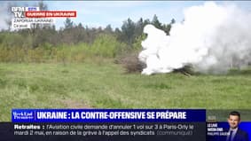 Ukrainian soldiers prepare for a counter-offensive