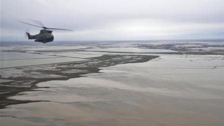 Le littoral atlantique près de La Rochelle après le passage de la tempête Xynthia. Le président du Conseil général de Charente-Maritime Dominique Bussereau (UMP) annonce renoncer à son projet d'augmenter les impôts de 6% dans son département pour financer