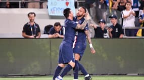 Neymar et Messi qui célèbrent lors du Trophée des champions avec le PSG, le 31 juillet 2022