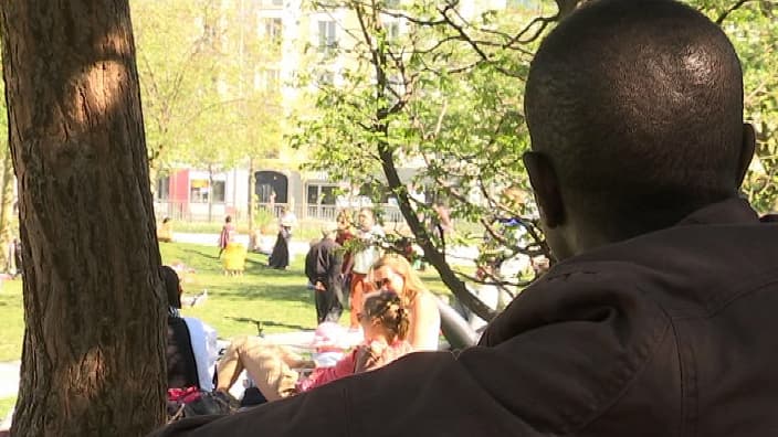 Abdel, rescapé d'un drame de l'immigration, raconte à BFMTV sa traversée de la Méditerranée, pour rejoindre l'Europe.