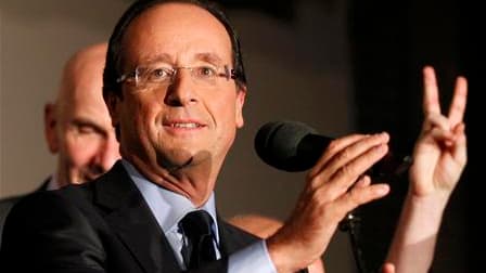 Elu avec plus de 56% des voix par quelque trois millions de Français, le député de Corrèze a obtenu le score "clair et net" qu'il appelait de ses voeux pour préparer l'élection présidentielle. /Photo prise le 16 octobre 2012/ REUTERS/Stéphane Mahe