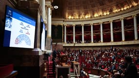 Le résultat du vote solennel sur le projet de loi sur le narcotrafic, à l'Assemblée nationale, à Paris, le 1er avril 2025.