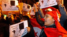 En colère, des milliers de Tunisiens réclament le départ du président Ben Ali