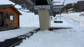 La station de Roubion (Alpes-Maritimes) à l'arrêt après les chutes de neige du 3 mars 2024. 