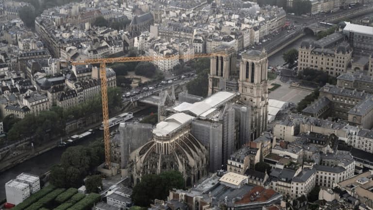 Vue aérienne de Notre-Dame de Paris le 12 juillet 2021.