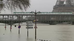 Crue à Paris : les images de la Seine qui a atteint un niveau de 5,44 mètres