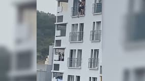 Des habitants du quartier de l'Ariane à Nice se sont mobilisés mercredi après-midi pour sauver la vie d'une femme