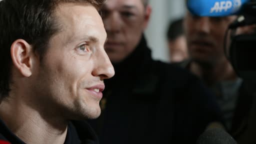 Renaud Lavillenie à son arrivée à Roissy en France le 16 février 2014.