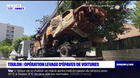 La police mobilisée à Toulon pour enlever les épaves de voiture