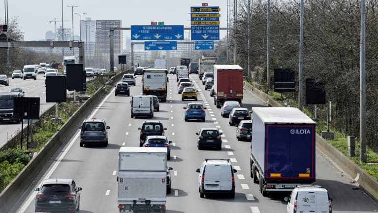 L'expérimentation des voies réservées au covoiturage sur deux autoroutes desservant Paris à partir de début mars fera l'objet d'une évaluation six mois plus tard.