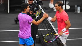 Carlos Alcaraz et Rafael Nadal lors d'une exhibition à Las Vegas, le 3 mars 2024 .