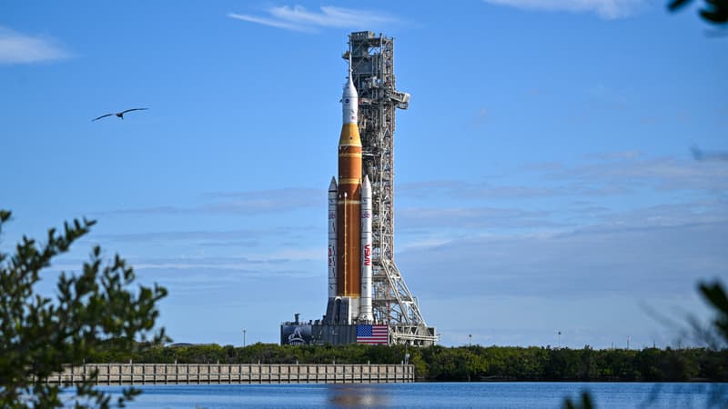 Le lancement de la mission Artémis 2 vers la Lune se précise: la Nasa a acheminé sa fusée géante SLS sur un pas de tir