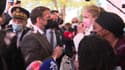 "19h, c'est très tôt": face à des écoliers, Emmanuel Macron évoque la possibilité de "décaler un peu" le couvre-feu