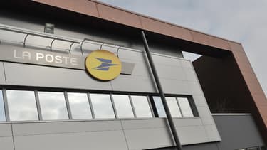 L’UFC-Que choisir critique les hausses continues des services postaux. Elle dénonce aussi une qualité de service jugée insuffisante sur l’envoi de colis.