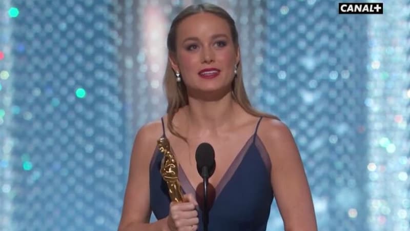 Brie Larson reçoit l'Oscar de la Meilleure actrice le 28 février 2016
