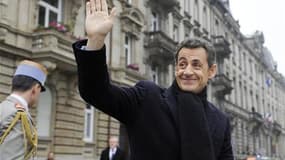 Nicolas Sarkozy à Strasbourg, mardi. La cote du chef de l'Etat remonte de huit points, à 40% d'opinions positives, dans l'observatoire politique de CSA pour Les Echos publié mercredi. /Photo prise le 8 novembre 2011/REUTERS/Eric Feferberg/Pool