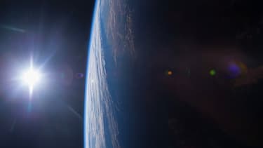 Les déchets autour de la Terre menace le tourisme spatial.
