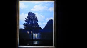 Le tableau "L'empire des lumières" de Rene Magritte exposé dans la collection de Christie's à New York, le 8 novembre 2024.