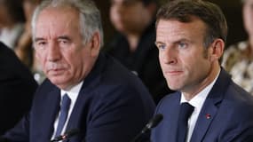 Le patron du Modem François Bayrou et le président de la République Emmanuel Macron à Craon (Mayenne), le 10 octobre 2022.