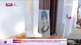 Un portrait d'Yvan Colonna devant l'église de Cargèse