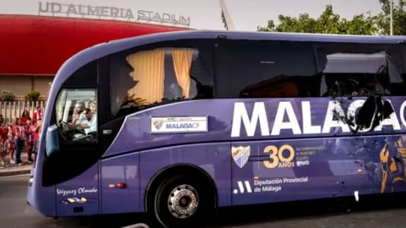 LaLiga: Επίθεση στο λεωφορείο της Μάλαγα από οπαδούς της Αλμερία πριν από το οδόφραγμα για την ανάβαση