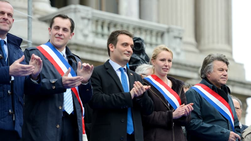 Steeve Briois, Nicolas Bay, Florian Philippot, Marion Maréchal-Le Pen et Gilbert Collard en 2013 lors d'un rassemblement en mémoie de Jeanne d'Arc. 