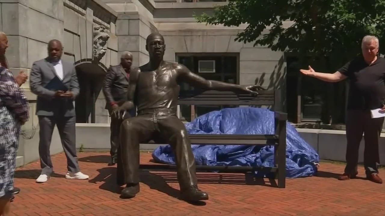 Une statue en l’honneur de Floyd inaugurée dans le New Jersey