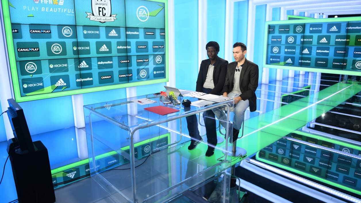Les célèbres commentateurs Bruce (triple champion du monde à Fifa) et Brak ont animé cette finale nationale Les célèbres commentateurs Bruce (triple champion du monde à Fifa) et Brak ont animé cette finale nationale