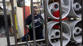 À Chiré-en-Montreuil, l'usine Autoliv IsoDelta est spécialisée dans la fabrication de volants de voitures.