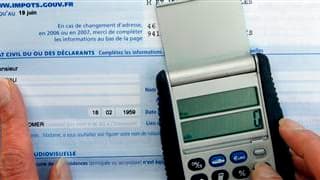 Le président du Nouveau Centre, Hervé Morin, estime que la France ne pourra pas rembourser 1.800 milliards d'euros de dette en rabotant simplement trois "niches fiscales" et réclame un effort fiscal supplémentaire, dans l'édition de samedi du Figaro. /Pho
