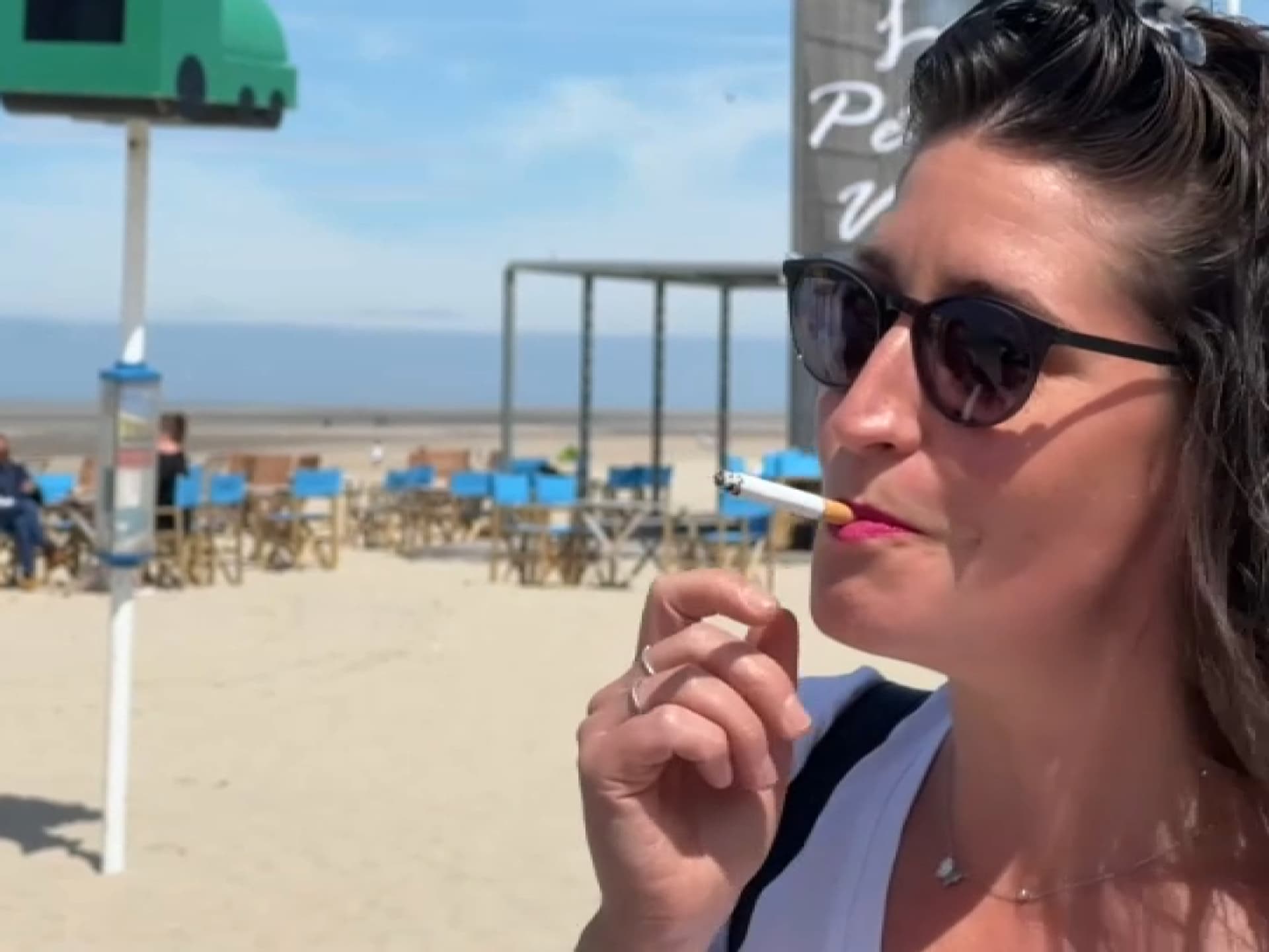 Interdiction de fumer sur les plages: des maires dnoncent une mesure  impossible  appliquer