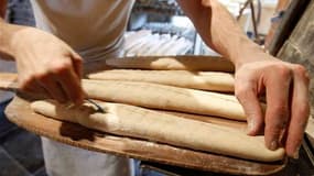 Une boulangerie à Strasbourg. La flambée des cours du blé réveille la crainte d'une hausse du prix de la baguette mais son effet devrait être limité, la farine ne comptant que peu dans le prix de vente des quelque 32 millions de baguettes consommées chaqu