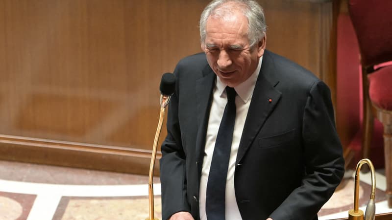 DIRECT. Budget: François Bayrou déclenche ses premiers 49.3, la menace de la censure s'éloigne