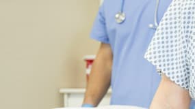 Vaccinée ou non, un dépistage régulier du cancer du col de l'utérus par frottis tous les trois ans est indispensable. 