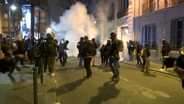 Des centaines de personnes ont manifesté ce mardi à Paris pour protester contre l'article 24 du projet de loi, perçu comme une atteinte à la liberté d'informer.