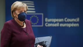 La chancelière allemande Angela Merkel assiste à la seconde journée du sommet européen à Bruxelles, le 22 octobre 2021.