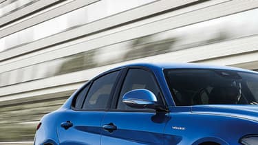 Alfa Romeo présente deux nouvelles versions de la berline Giulia sur le Mondial de Paris fin septembre.