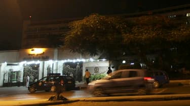 L'hôpital militaire de Maadi, au Caire, où Hosni Moubarak a été hospitalisé. Des responsables militaires ont déclaré que l'ancien raïs, récemment condamné à la prison, était inconscient et avait été placé sous respiration artificielle. /Photo prise le 19