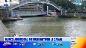 Paris: un "rideau de bulles" nettoie le canal de l'Ourcq