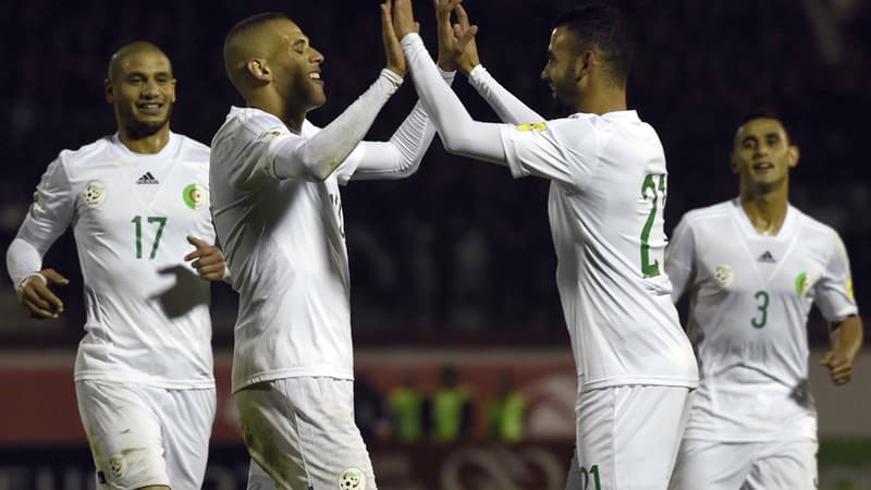 Islam Slimani et Rachid Ghezzal (de gauche à droite au premier plan)