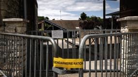 L'arrière de l'école où a été trouvé la victime d'un crime à Clessé (Saône-et-Loire), le 9 juin 2022