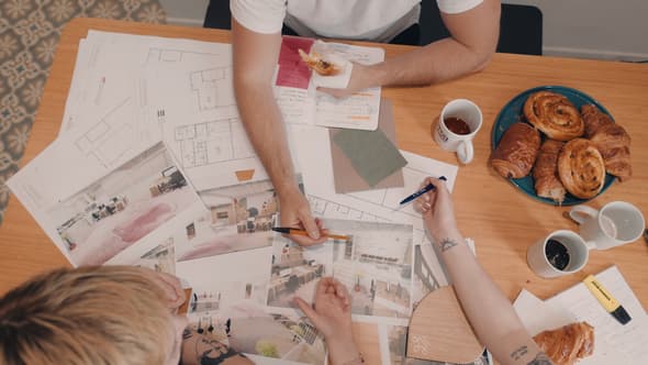 L'agence REDHOOD met son expertise d'architectes au profit des professionnels. 
