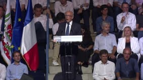 "La seule méthode de gouvernement qui puisse sortir la France de la profonde crise politique et démocratique qu'elle connaît, c'est le référendum", estime Éric Ciotti