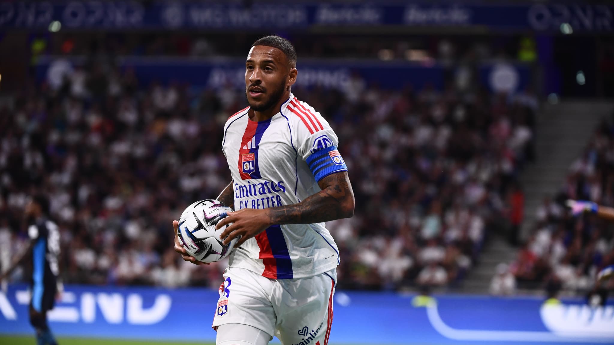 "J’ÉCOUTE CE QU’IL DIT", TOLISSO ATTENTIF AUX MESSAGES DE DESCHAMPS SUR SON ABSENCE EN ÉQUIPE DE FRANCE