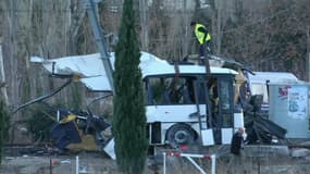 Millas: "J'ai vu que la barrière était fermée. Le bus l'a poussée. Elle s'est cassée", affirme une collégienne