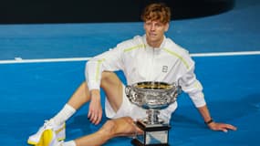 Le numéro 1 mondial de tennis, l'Italien Jannik Sinner, après son sacre à l'Open d'Australie, 26 janvier 2025