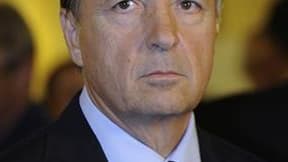 Le socialiste Jean-Pierre Bel a été élu samedi président du Sénat français, devenant ainsi le premier dirigeant de gauche de la chambre haute du Parlement sous la Ve République. /Photo prise le 25 septembre 2011/REUTERS/Gonzalo Fuentes